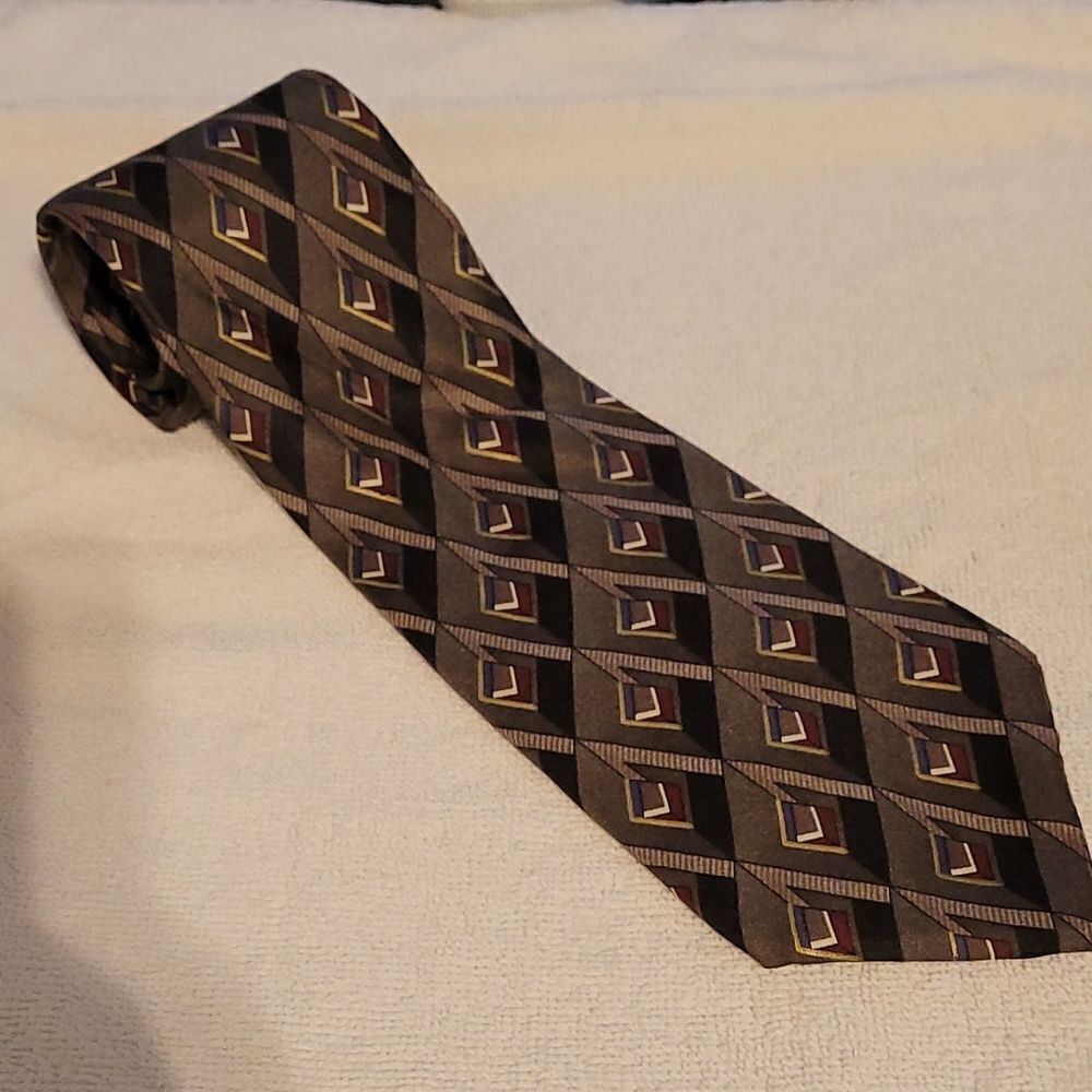 Arrow all silk tie